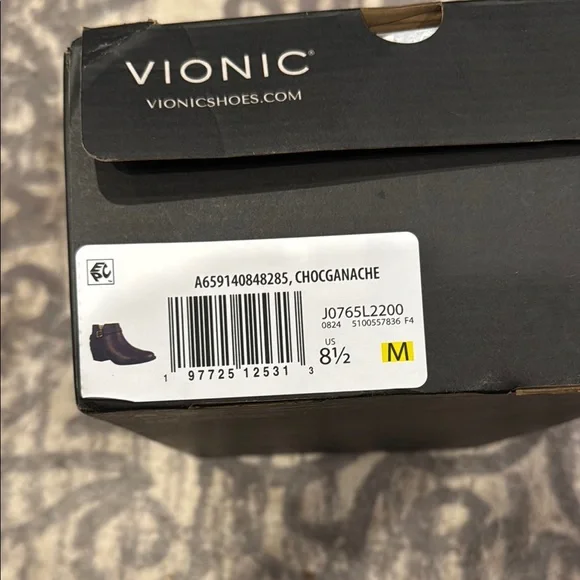Vionic Women's Brown Ankle Boots - Picture 6 of 6